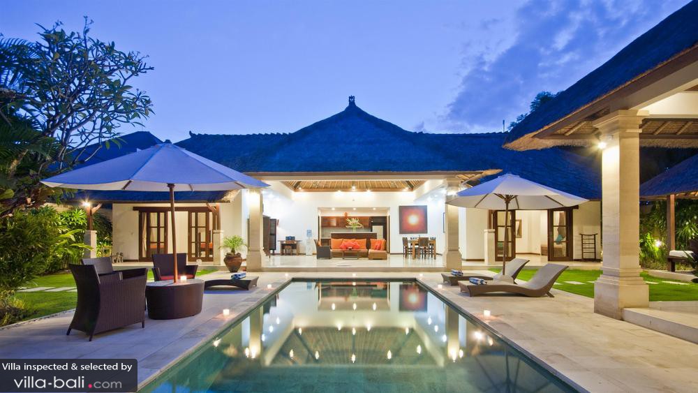  Villa  Indah  in Seminyak Bali 3  bedrooms Best Price 