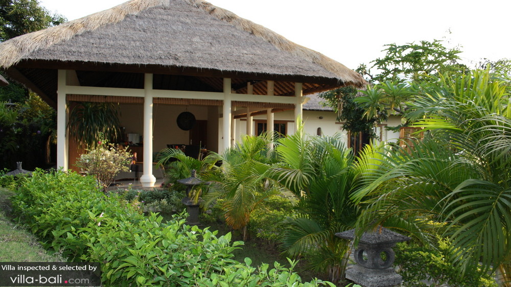  Villa  Kayu  Putih  in Lovina Bali 2 bedrooms