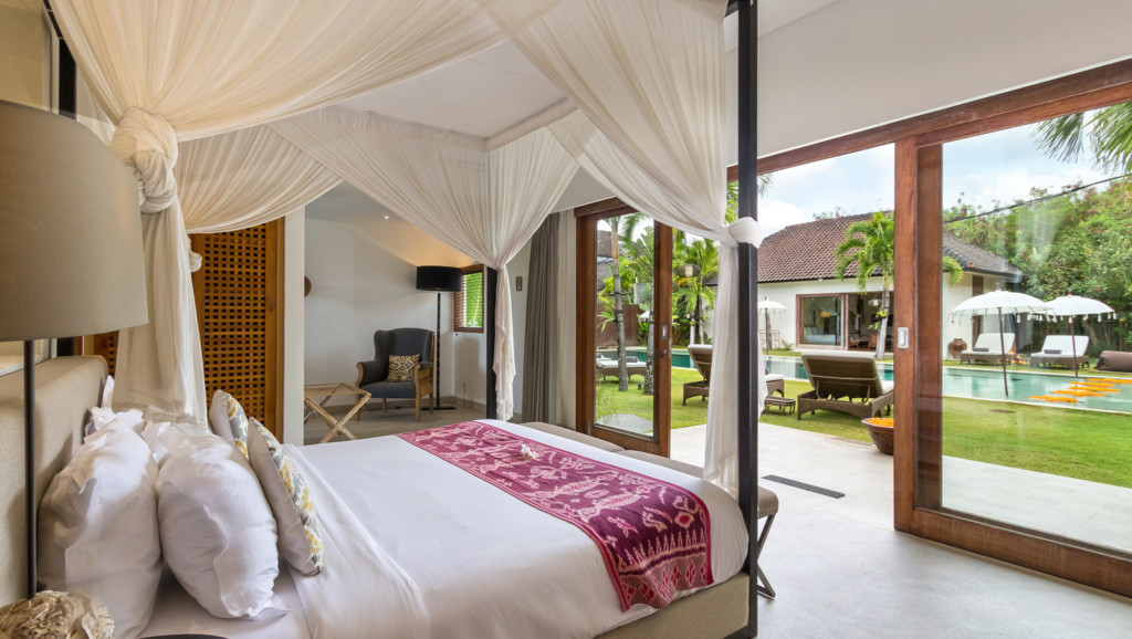 Abaca Villas in Seminyak, Bali - 16 bedrooms - Best Price Guarantee