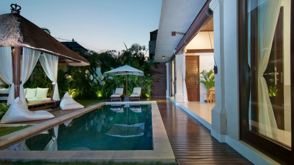 Minggu Villas in Kerobokan, Bali - 8 bedrooms - We Guarantee the Best Price