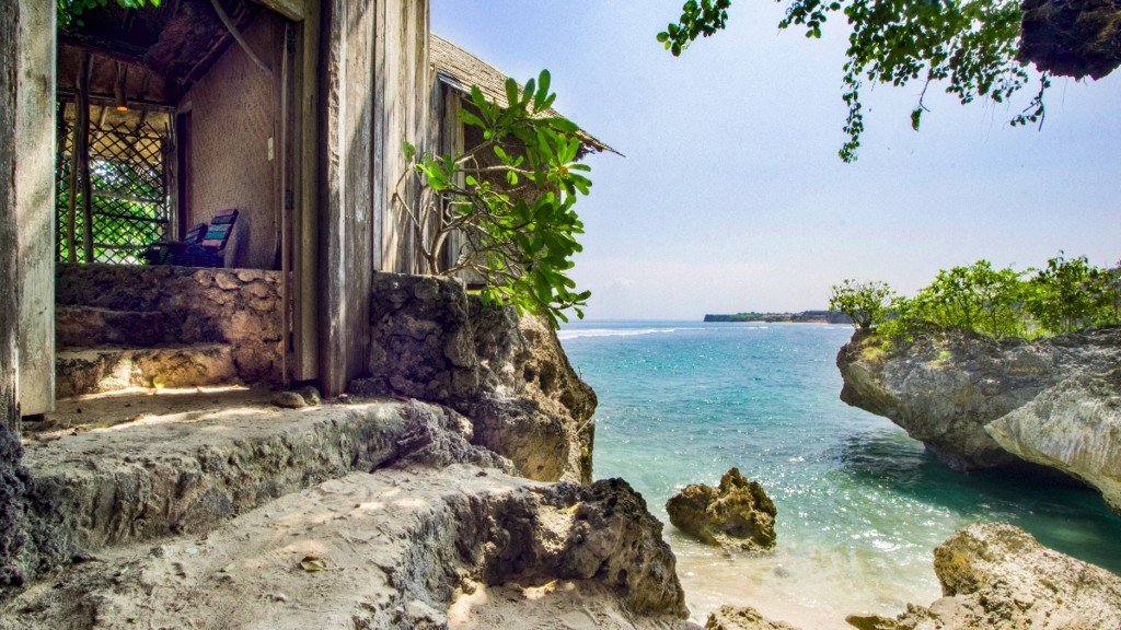 The Impossible Beach House in Uluwatu, Bali (4 bedrooms) Best Price