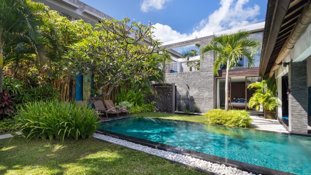 Villa Anjali Blue in Seminyak, Bali (4 bedrooms) - Best Price & Reviews!