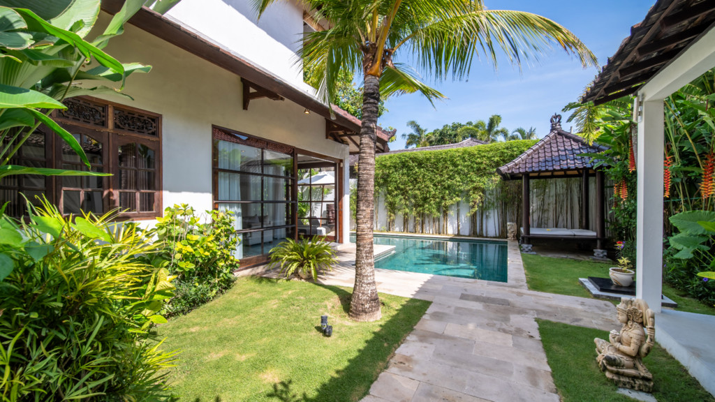 Villa Bewa in Seminyak, Bali (3 bedrooms) - Best Price & Reviews!