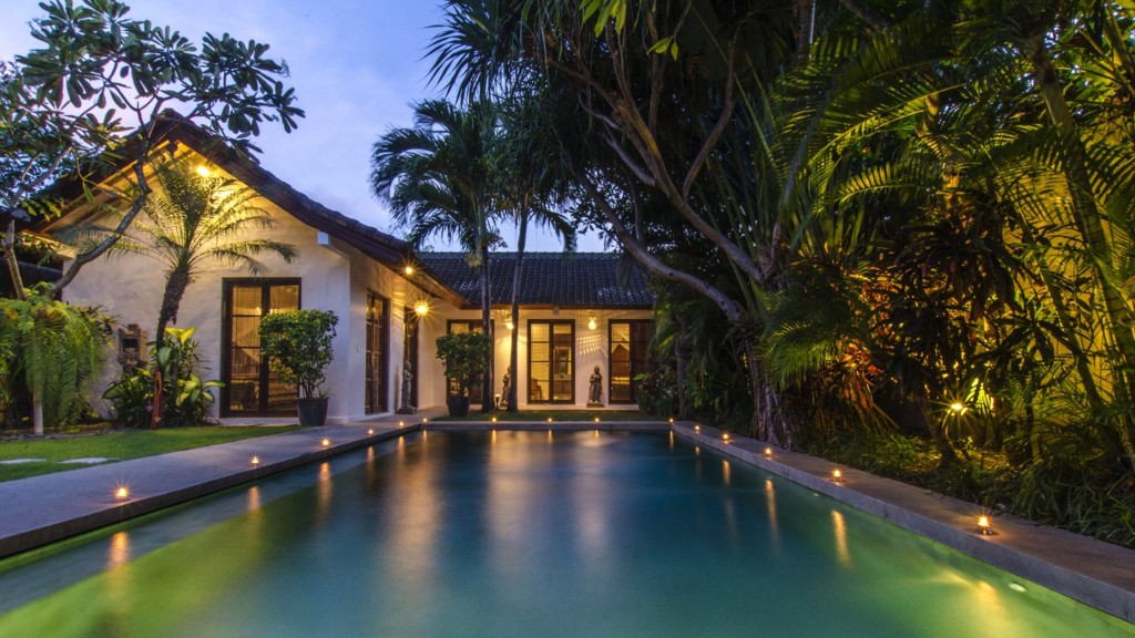 Villa Jam in Seminyak, Bali (3 bedrooms) Best Price & Reviews!