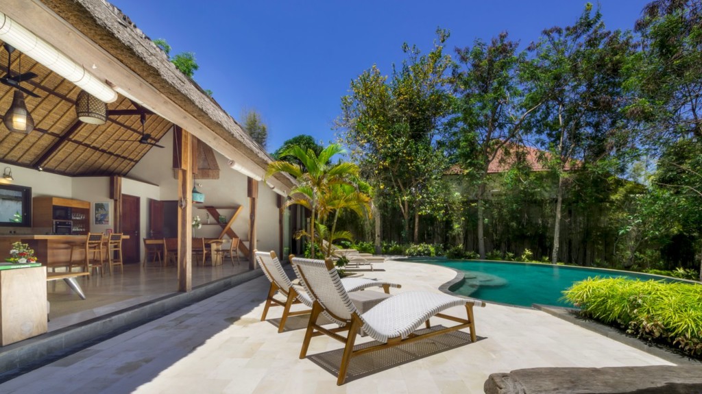  Villa Kayu  Merah in Uluwatu Bali 3 bedrooms Best 