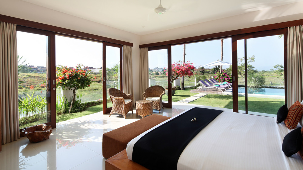 8 bedroom villa canggu
