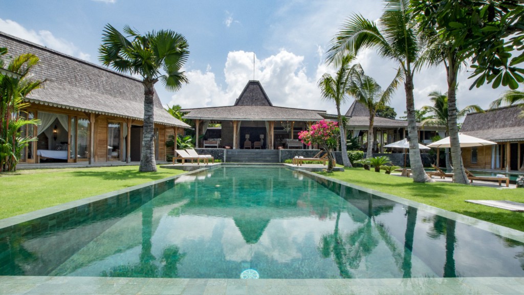 Villa Mannao in Kerobokan, Bali (8 bedrooms) - Best Price & Reviews!