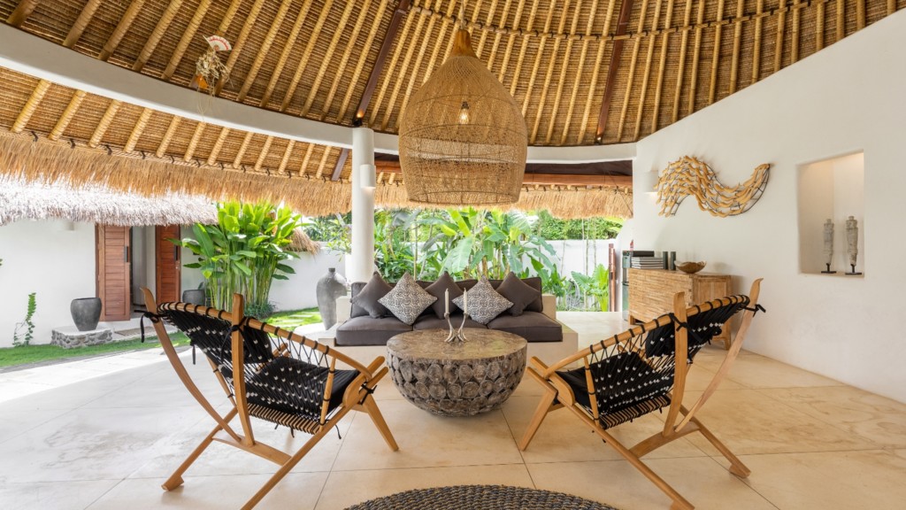 Villa Naya in Canggu, Bali (6 bedrooms) - Best Price & Reviews!