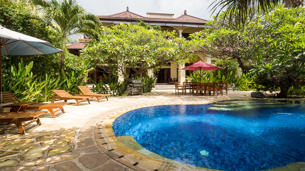 Villa Pantai in Amed, Bali (4 bedrooms) - Best Price & Reviews!