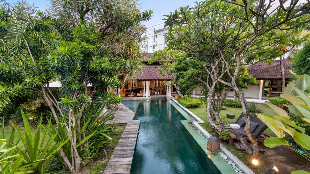 Villa Shantika in Seminyak, Bali (3 bedrooms) - Best Price & Reviews!