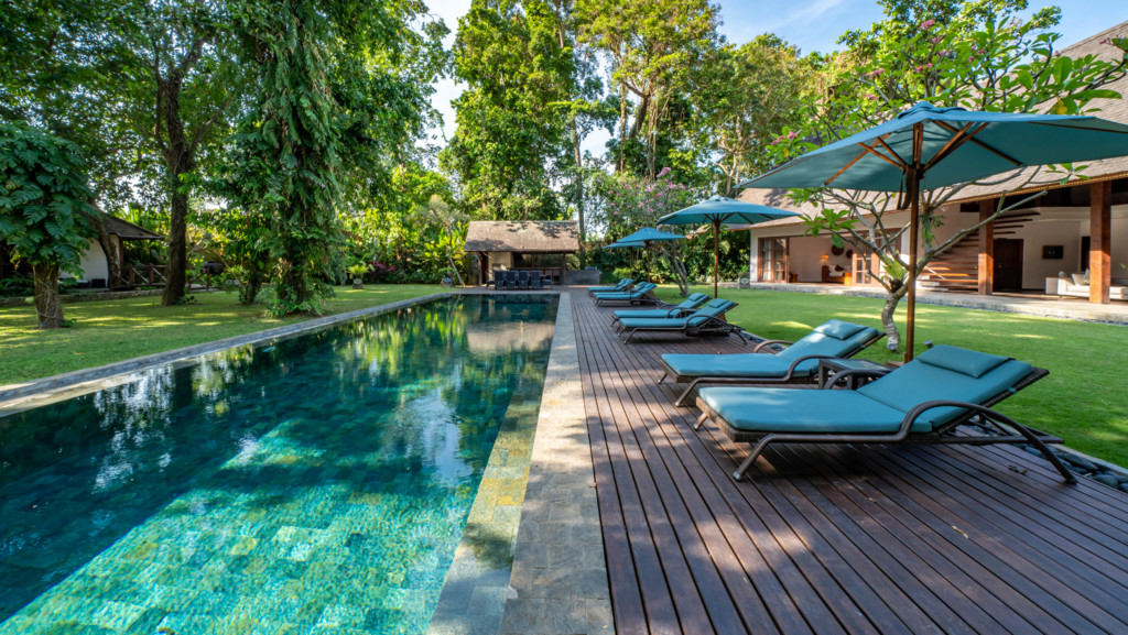 Villa Tirtadari in Kerobokan, Bali - 7 bedrooms - Best Price Guarantee