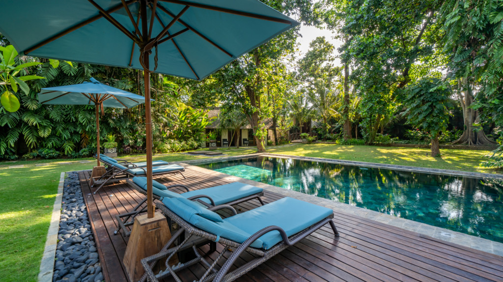 Villa Tirtadari in Kerobokan, Bali - 7 bedrooms - Best Price Guarantee