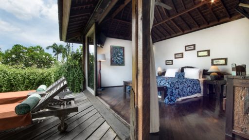 Villa Jempiring in Seminyak, Bali (5 bedrooms) - Best Price & Reviews!