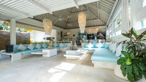 Alquile Villa Puro Blanco En Canggu Bali 5 Dormitorios Mejor Precio