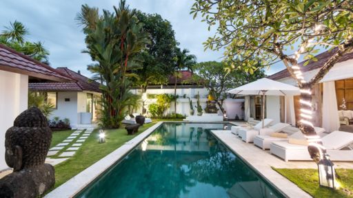 Villa Putih in Seminyak, Bali (4 bedrooms) - Best Price & Reviews!