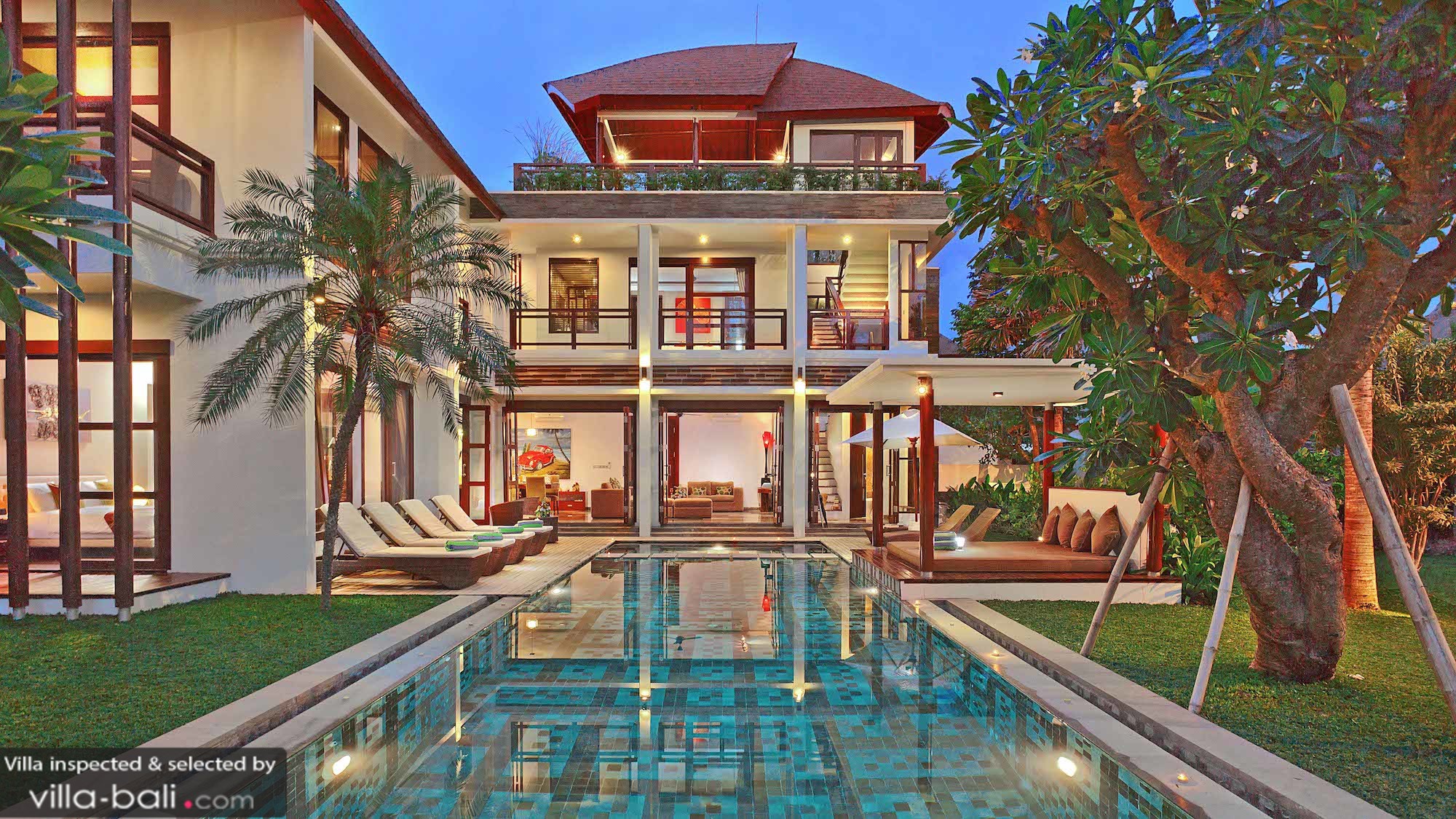 Mary's Beach Villa in Canggu, Bali - 4 bedrooms