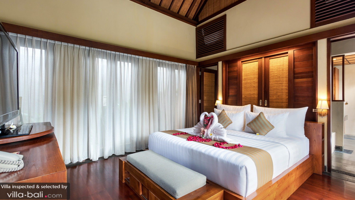 Nyuh Bali Villas Honeymoon Suite in Seminyak, Bali - 1 ...