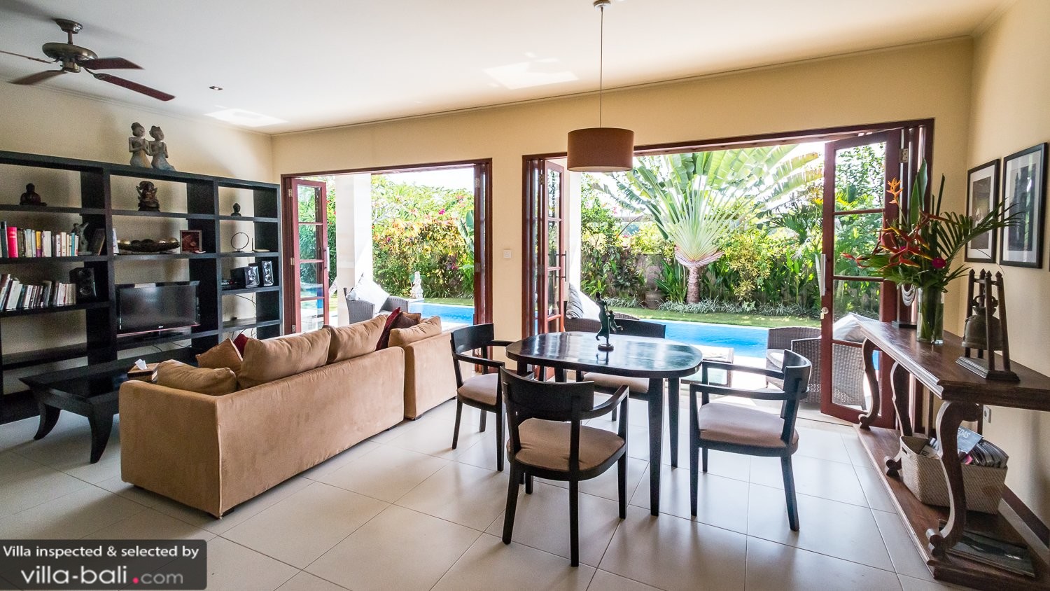 Villa bugenvil in umalas, bali 3 schlafzimmer Schwarze möbel design