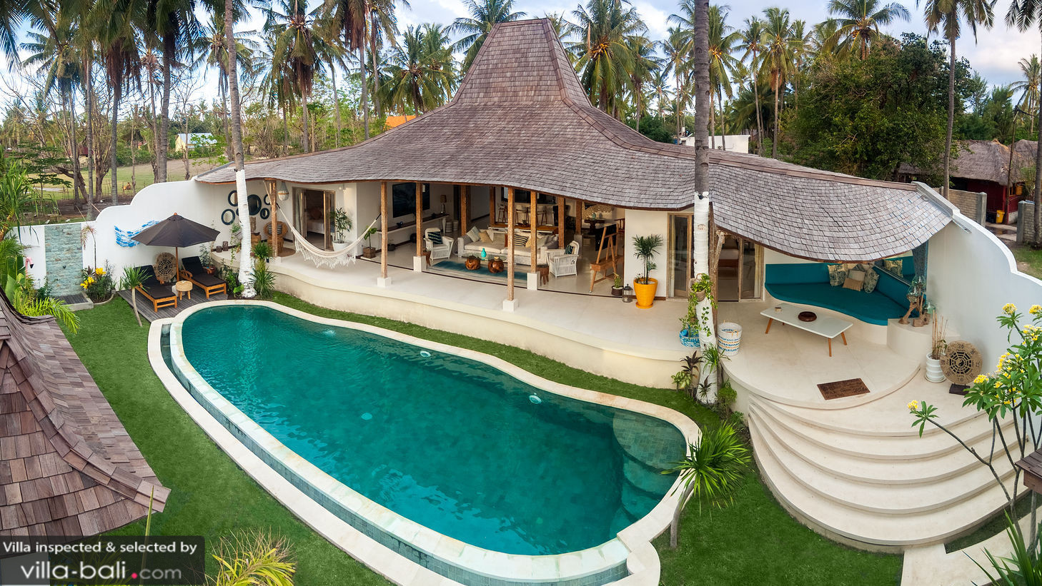 Villa De'Coco in Gili islands, Bali (4 bedrooms) Best Price & Reviews!