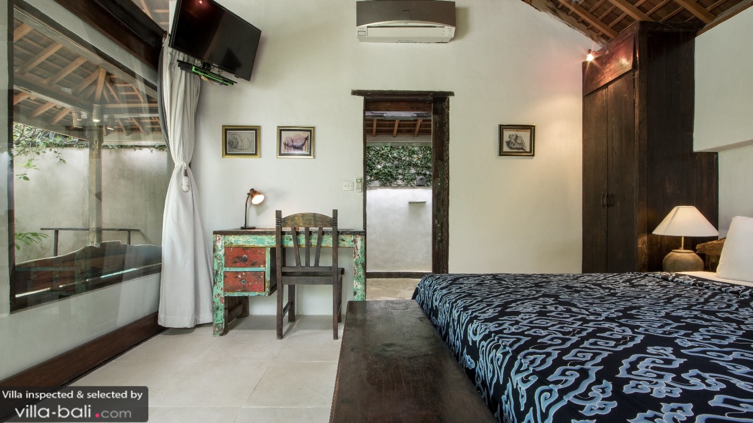 Villa jempiring in seminyak, bali 5 schlafzimmer Schwarze möbel design
