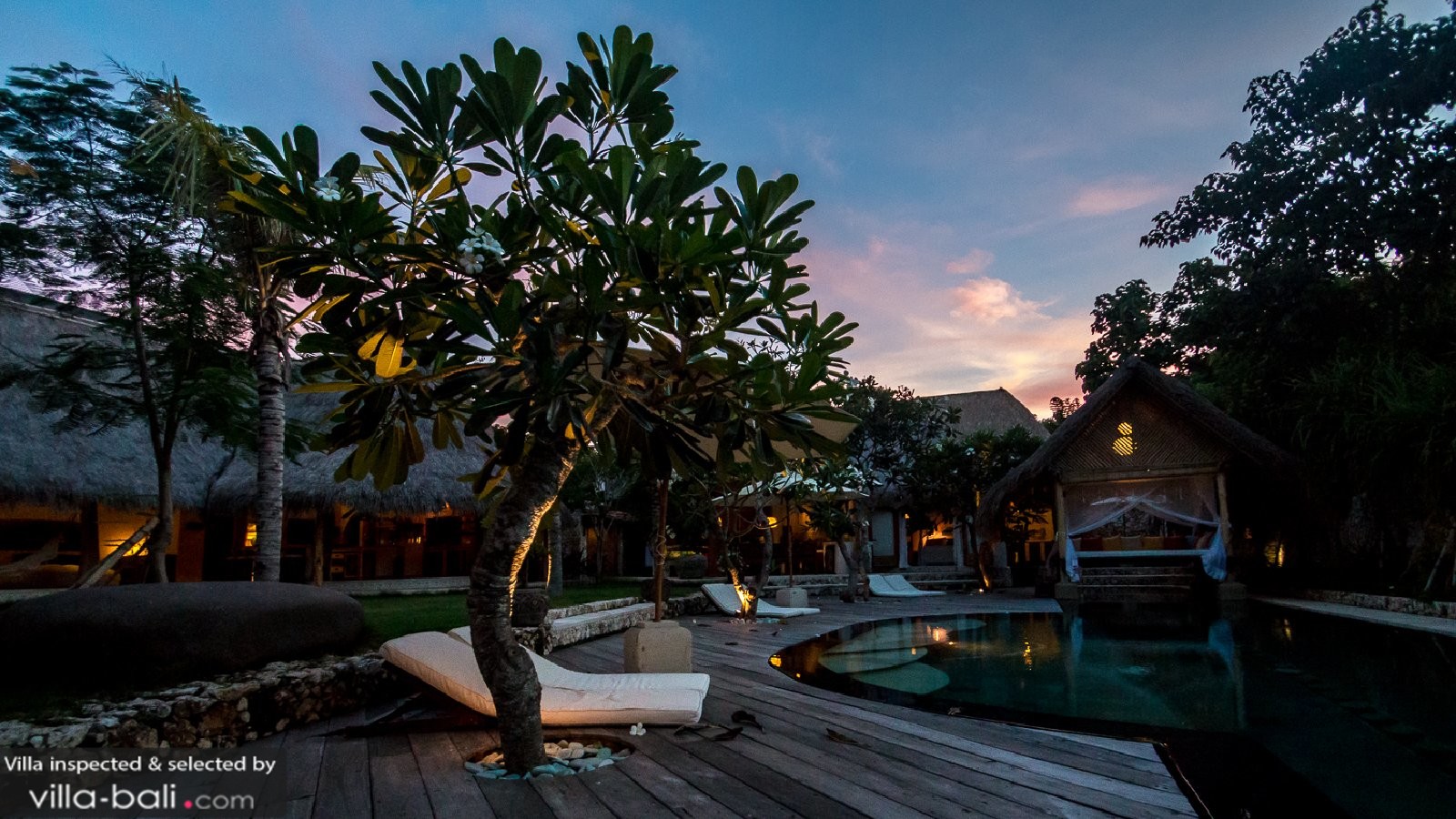 Villa kubuku in uluwatu, bali 5 slaapkamers