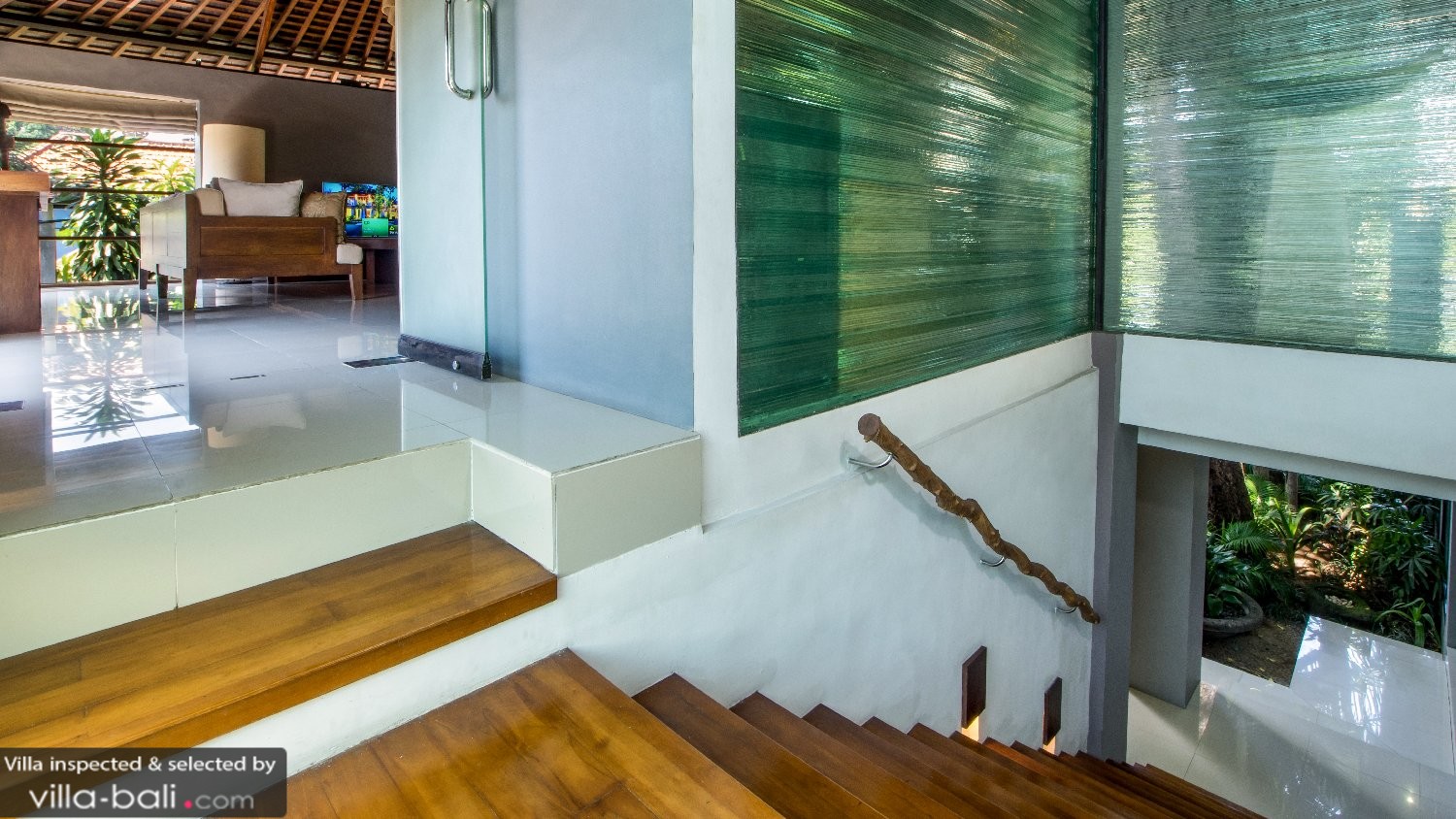 Villa mojo i seminyak, bali 4 sovrum