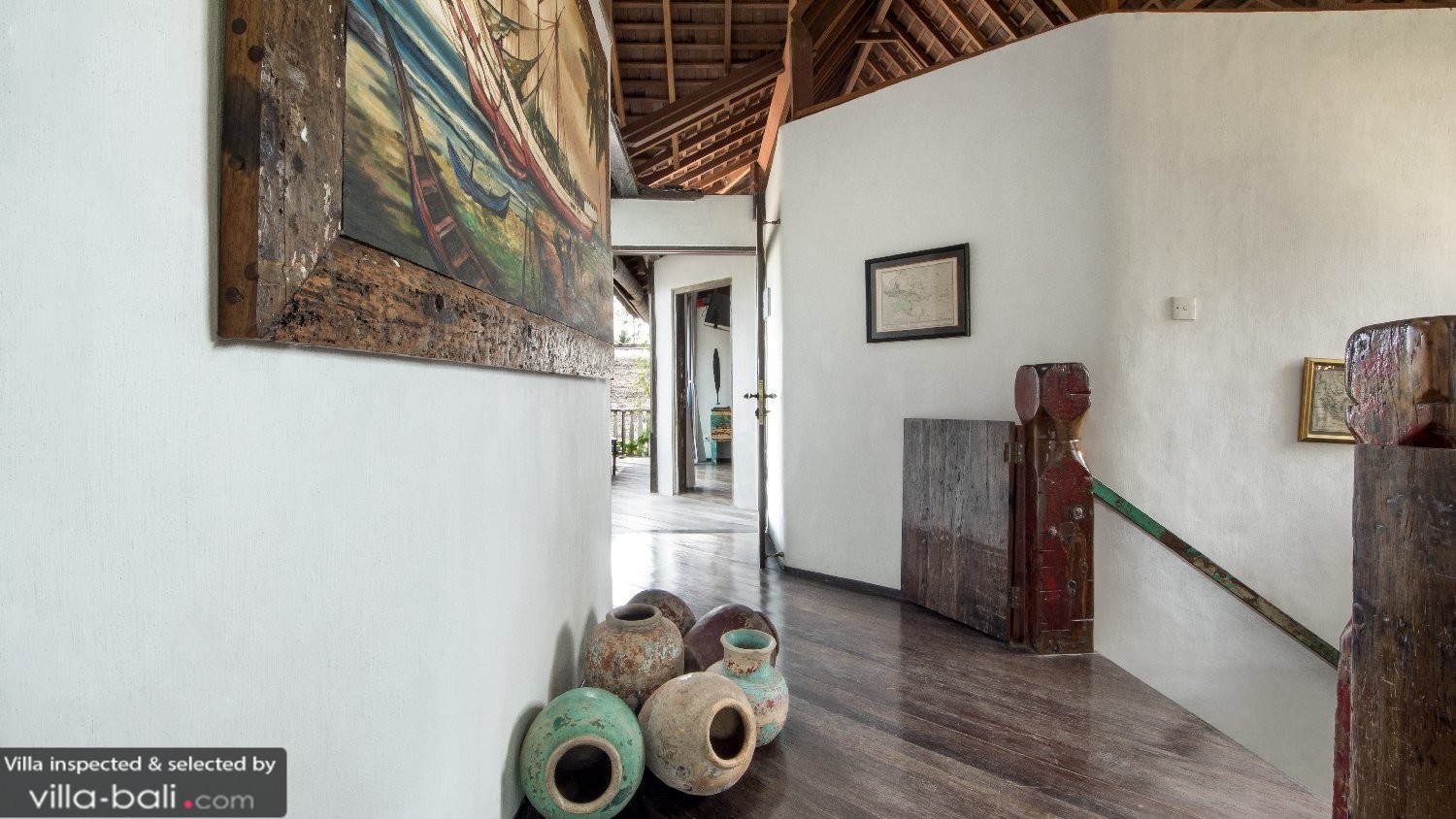 Villa phinisi in seminyak, bali 7 schlafzimmer Schwarze möbel design