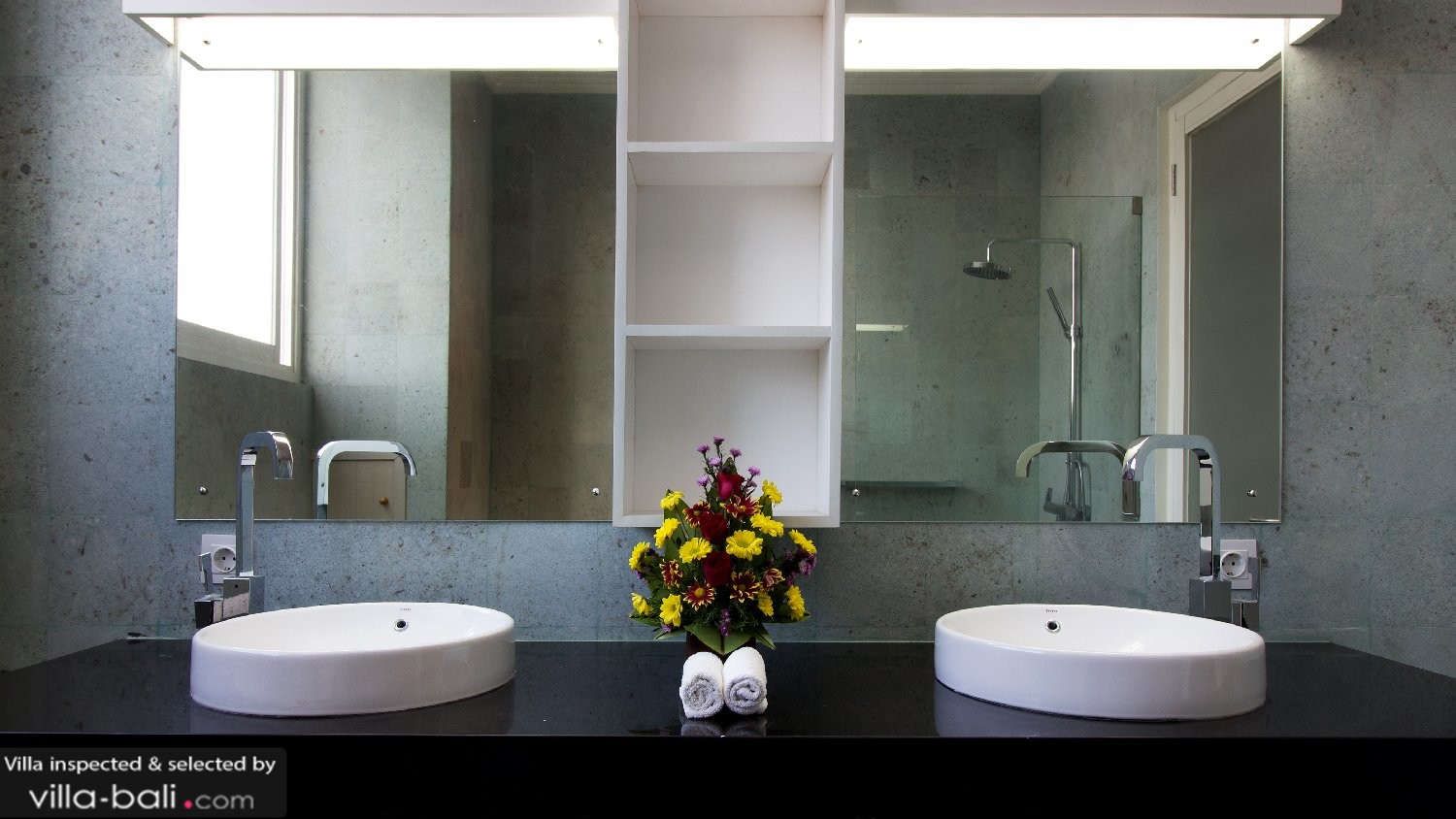 Villa stella seminyak in seminyak, bali 4 slaapkamers Kleuren slaapkamer muur