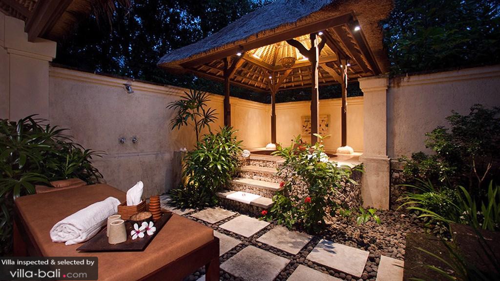 Villa Nusa Dua Garden in Nusa Dua, Bali  4 bedrooms