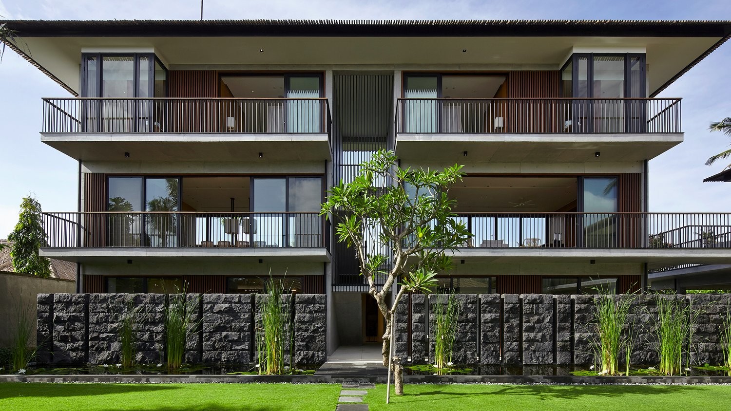 arnalaya-beach-house-in-canggu-bali-5-bedrooms-best-price-guarantee