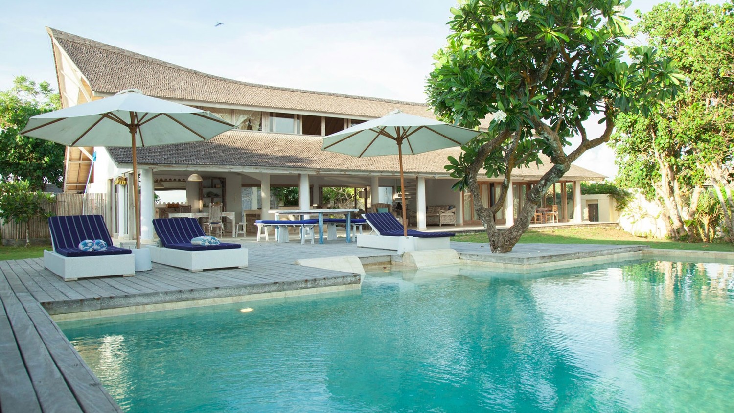 Island House  in Nusa  Lembongan  Bali 3 bedrooms Best 