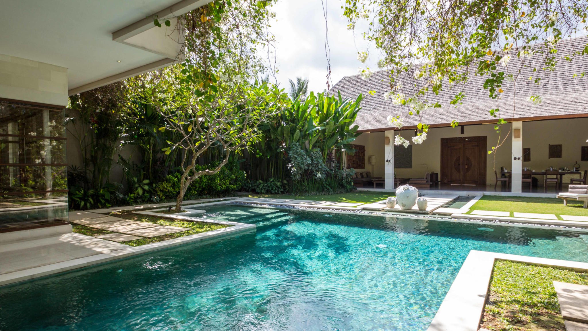 Nyaman Villa 8 in Seminyak, Bali - 8 bedrooms - Best Price Guarantee