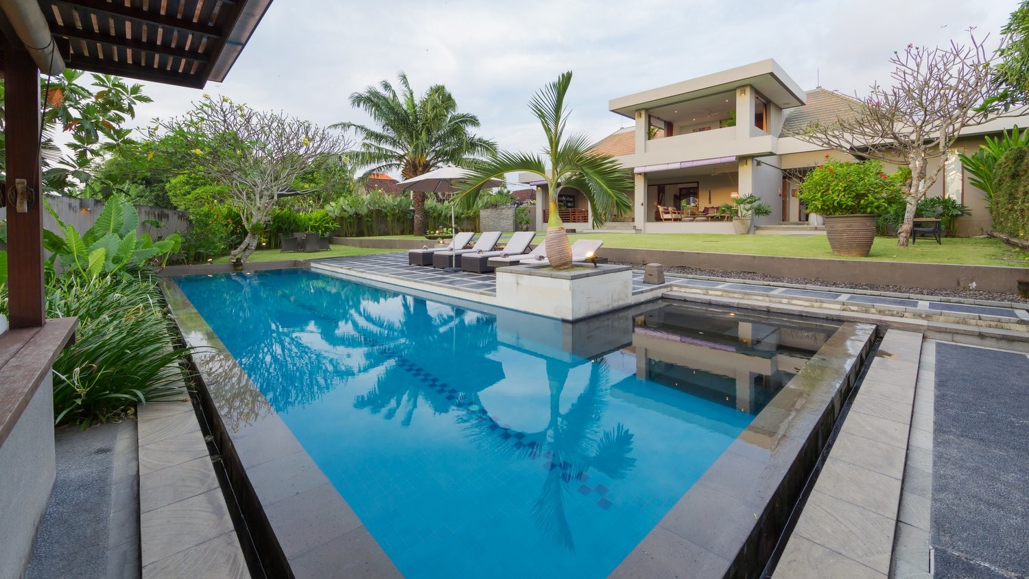 Bali 3. Вилла на Бали Чангу 3. Бали Чангу отель. Чангу вилла дауа. The Paving Villa 3* Чангу.