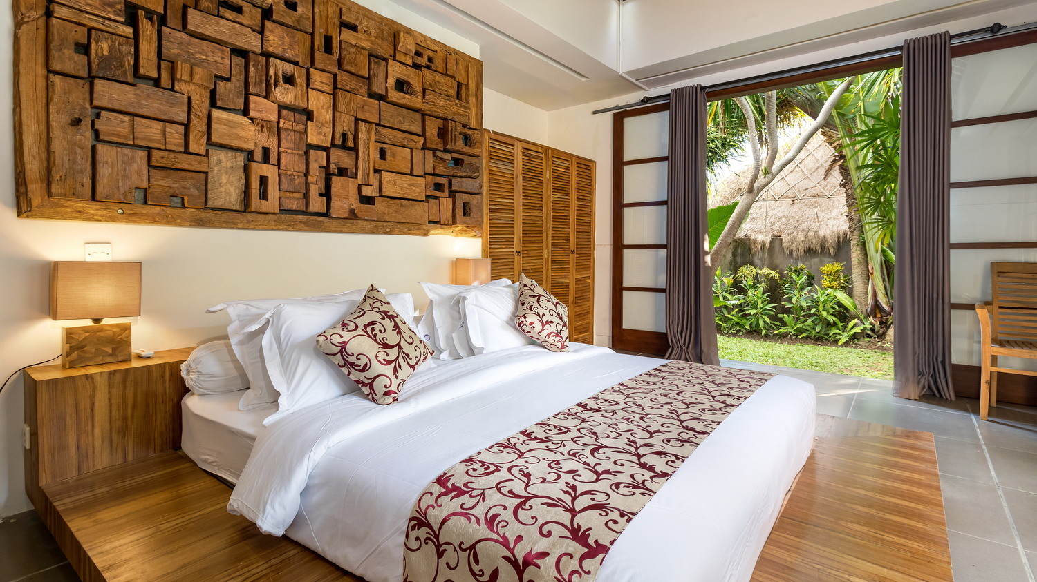 Villa Arte in Seminyak, Bali (5 bedrooms) - Best Price & Reviews!