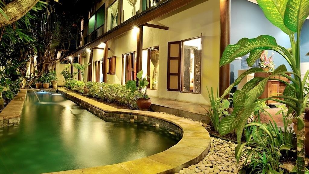  Villa  Catur Kembar  in Seminyak Bali 3 bedrooms Best 