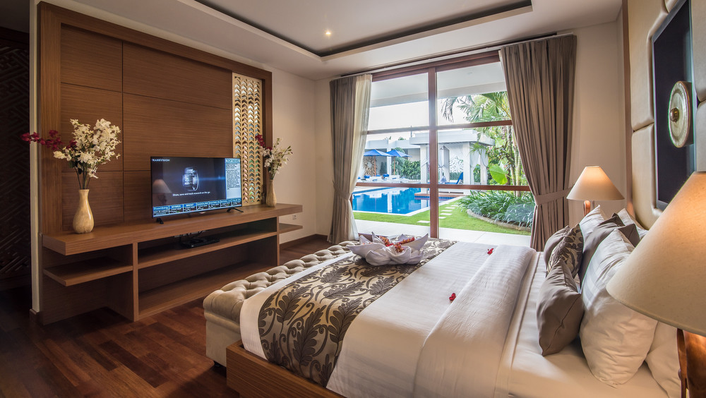 Freedom Villa in Seminyak, Bali 5 bedrooms Lowest Price Available