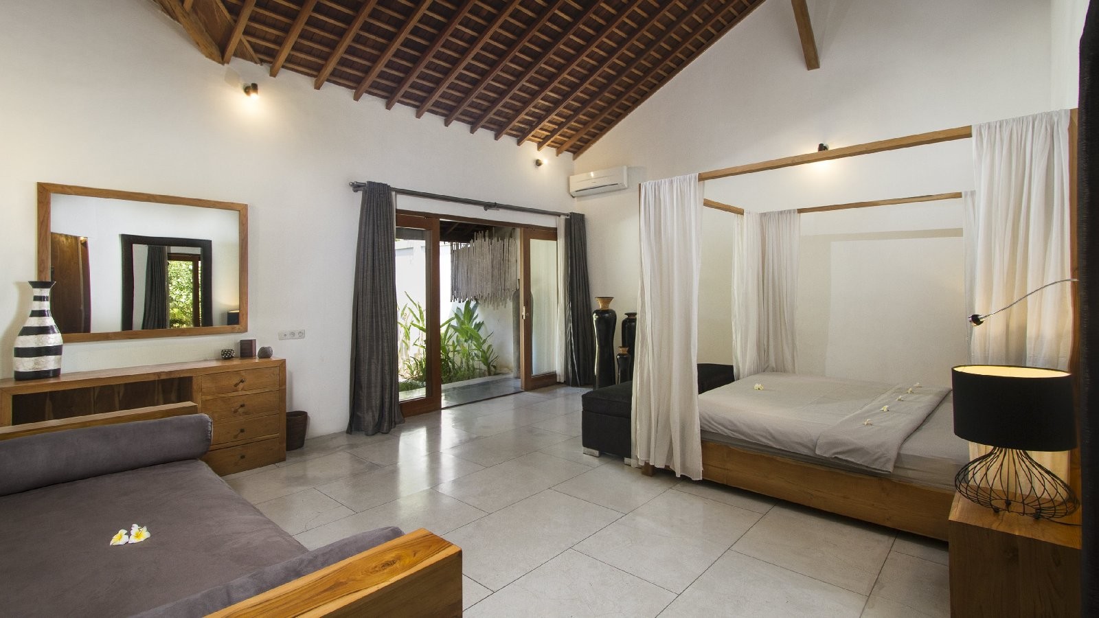 Villa Hitu in Seminyak, Bali - 5 bedrooms - Best Price Guarantee