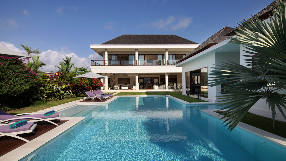  Villa  Istana Putih  in Canggu Bali  5 bedrooms Best 