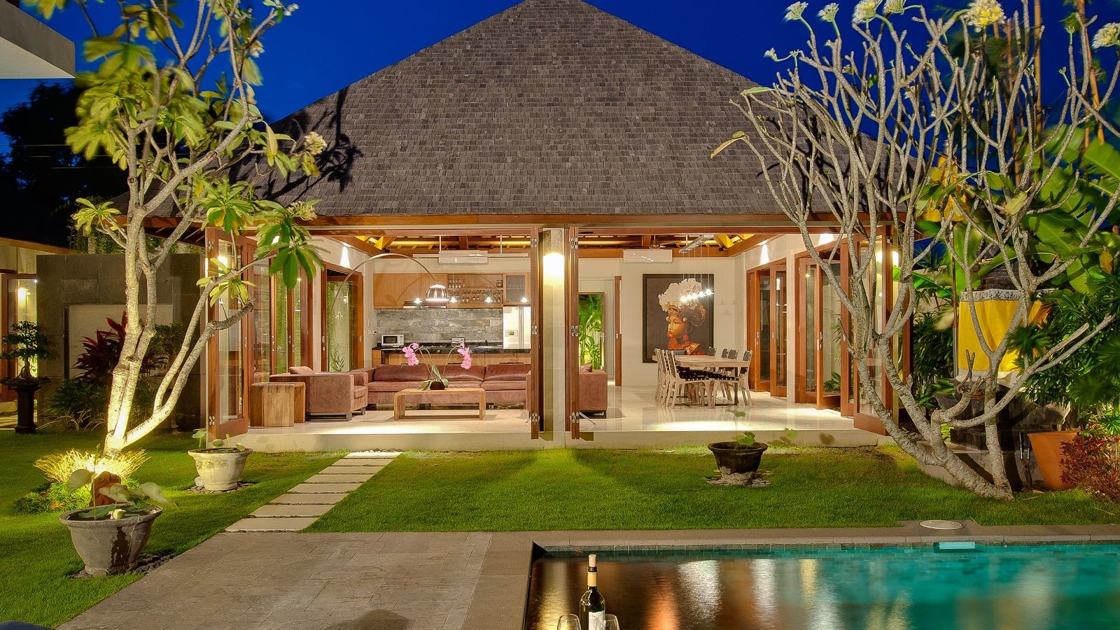 Villa Joss in Seminyak, Bali (4 bedrooms) - Best Price & Reviews!