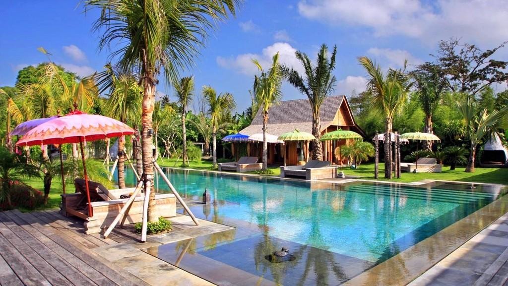  Villa  Kayu  in Umalas Bali 4 bedrooms Best Price 