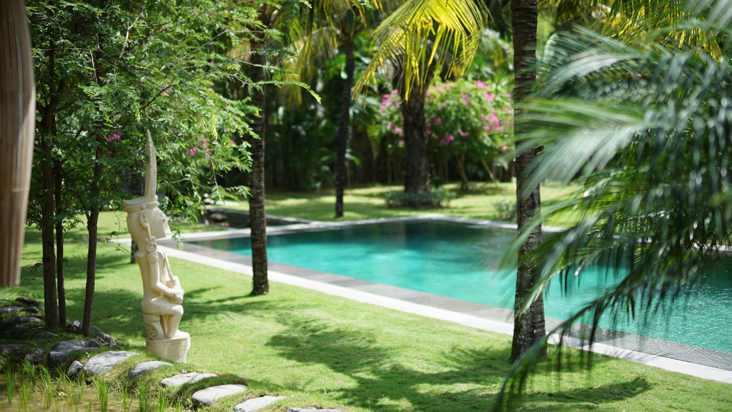  Villa  Kayu  in Umalas Bali  5 bedrooms Best Price 