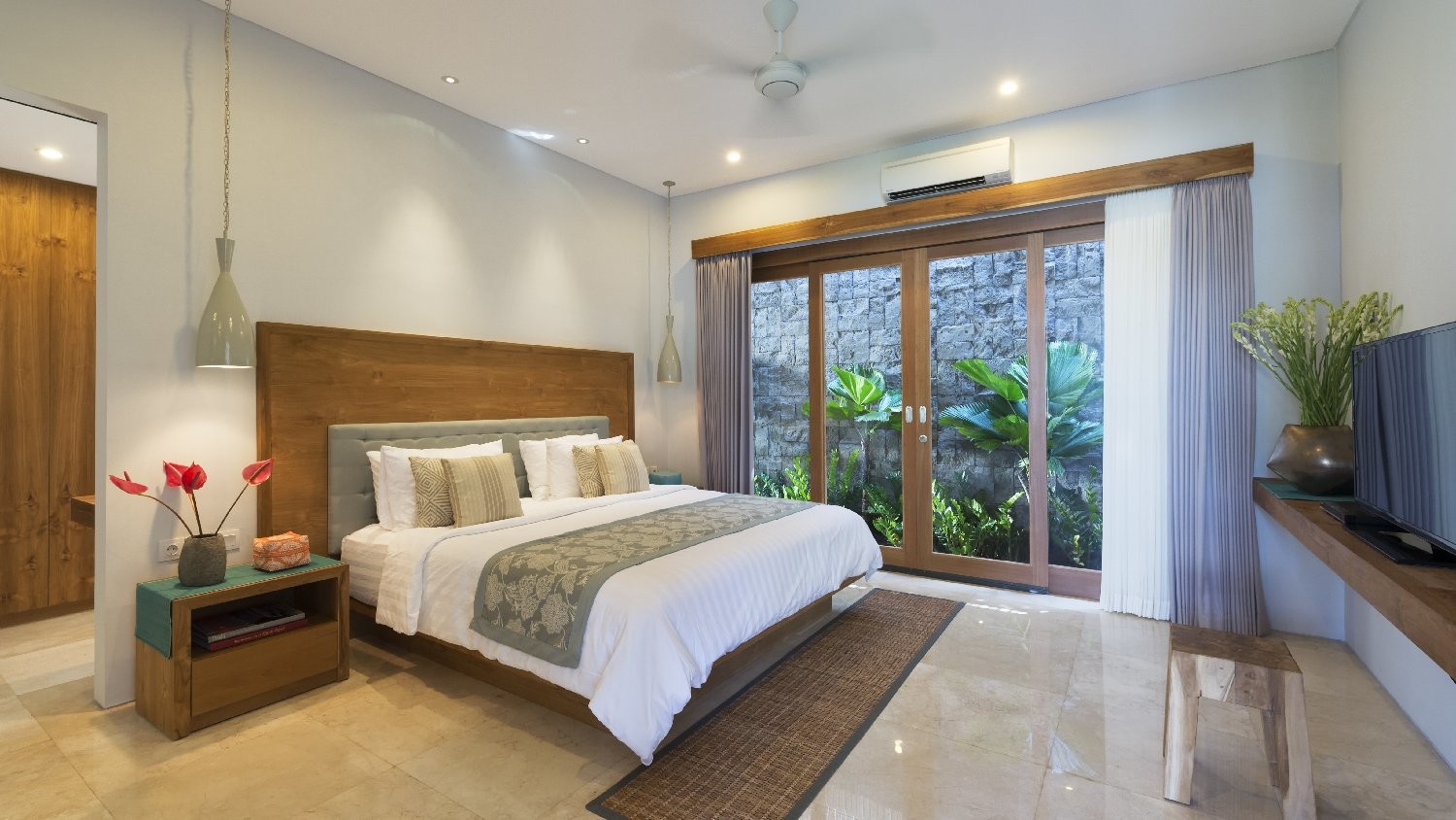 Villa Sanook in Seminyak, Bali (4 bedrooms) - Best Price & Reviews!