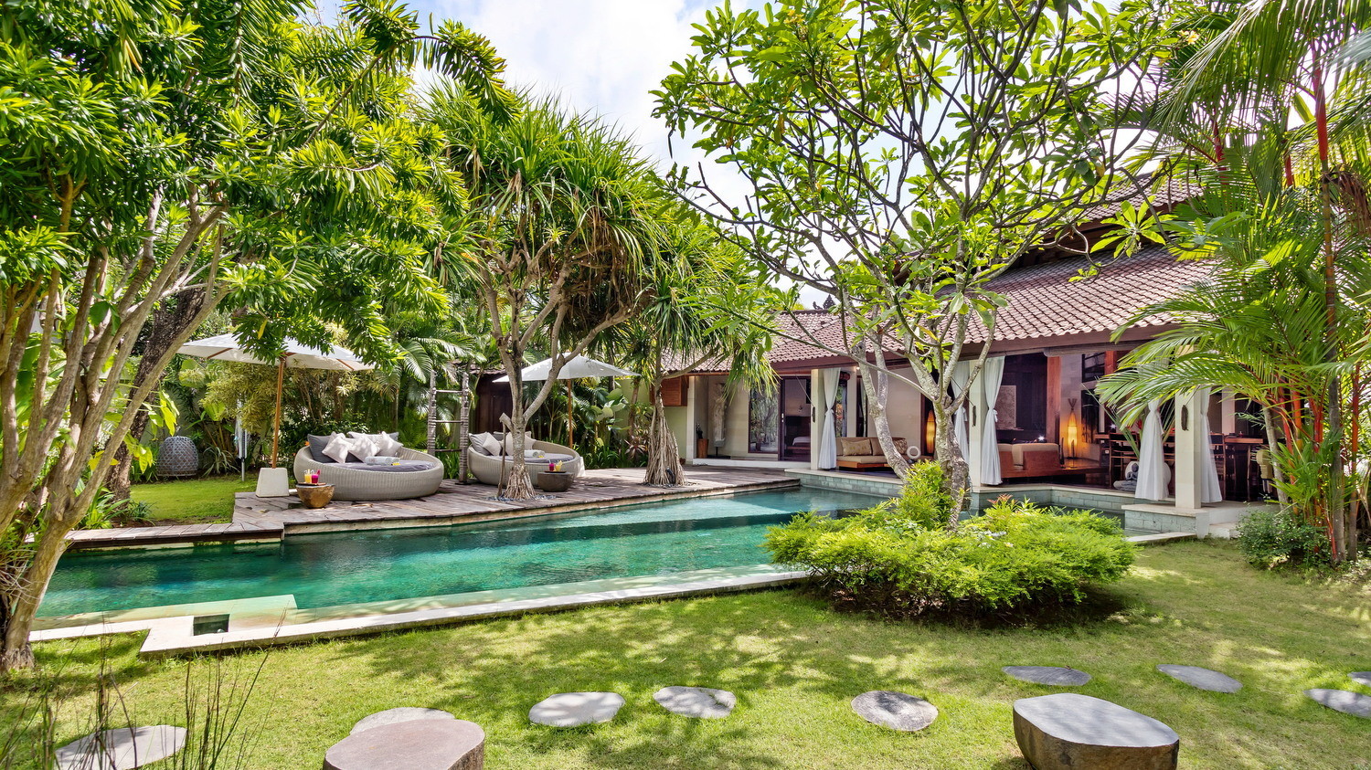 Villa Shantika in Seminyak, Bali (3 bedrooms) - Best Price & Reviews!