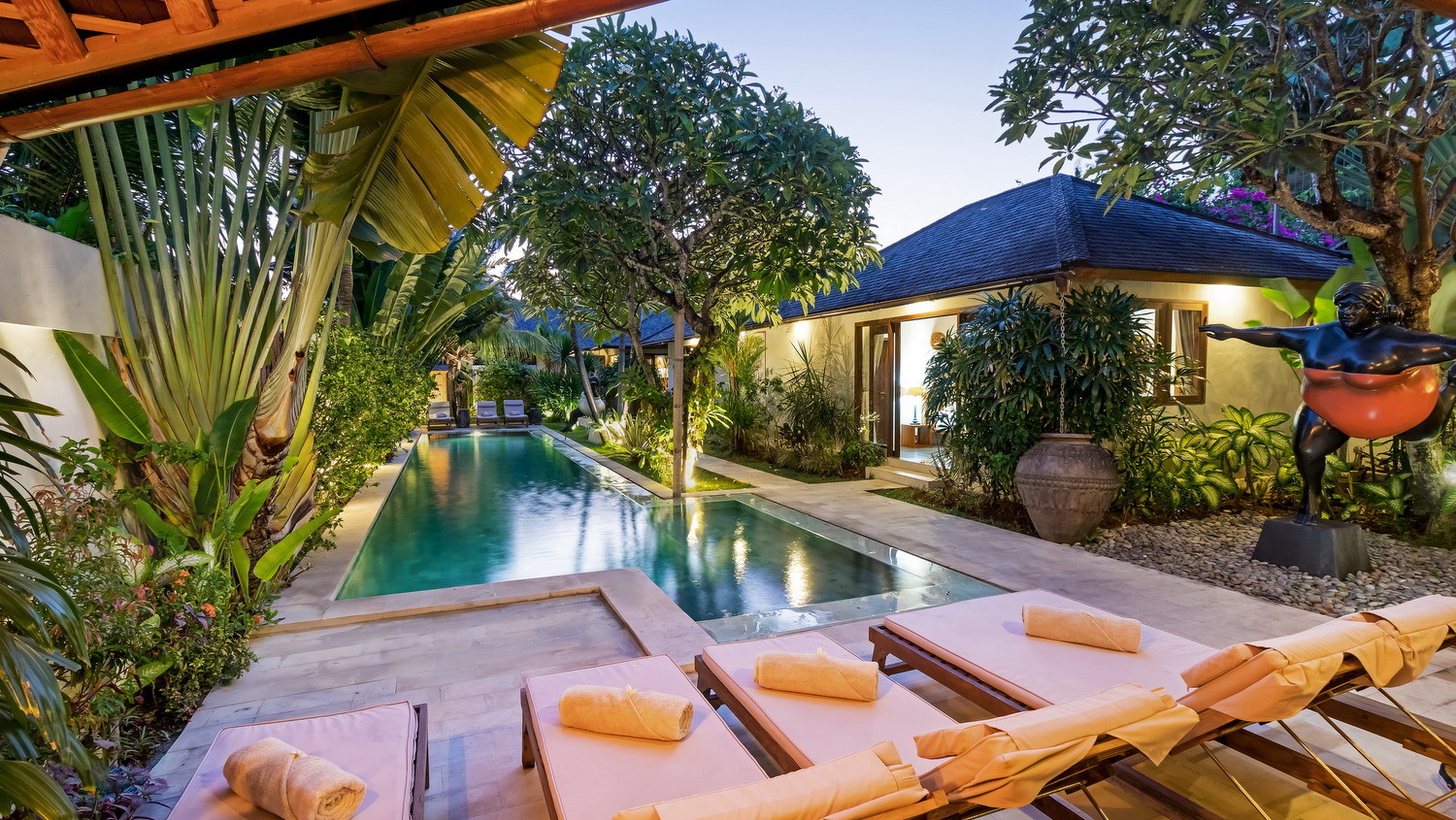 Villa Teman in Seminyak, Bali - 4 bedrooms - Best Price Guarantee