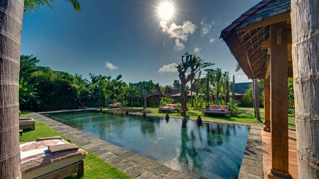 Villa Zelie In Canggu, Bali - 5 Bedrooms - Best Price Guarantee